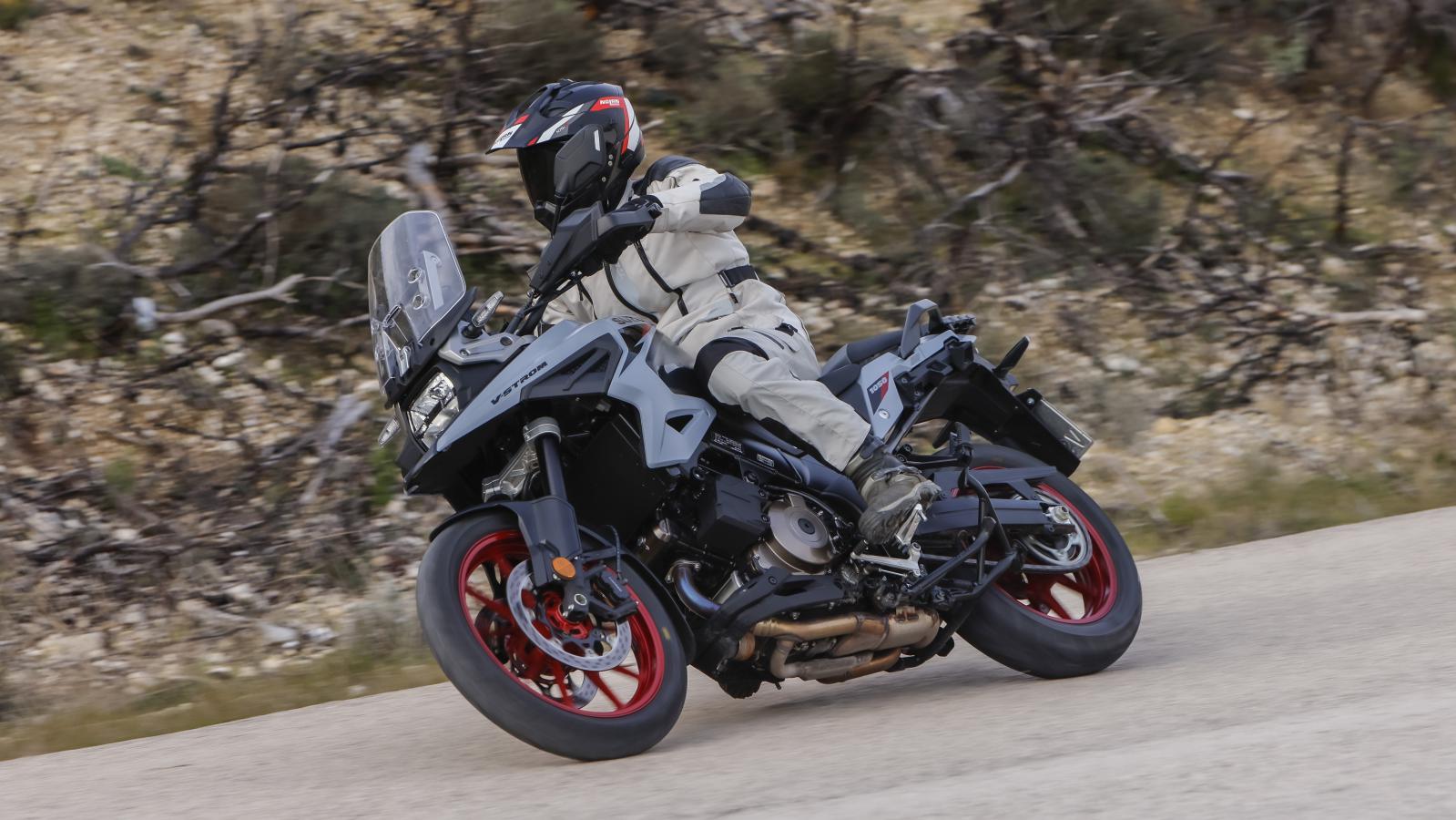 Suzuki V-Strom 1050 / 1050 DE: Οδηγούμε στο Λουτράκι